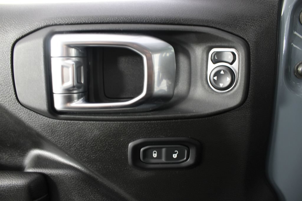 Used 2025 Jeep Wrangler Unlimited Rubicon 4xe AWD/4WD image 14