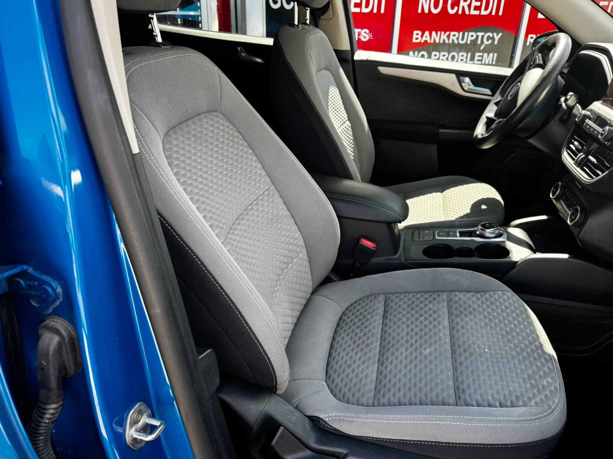 Used 2020 Ford Escape SE FWD image 9