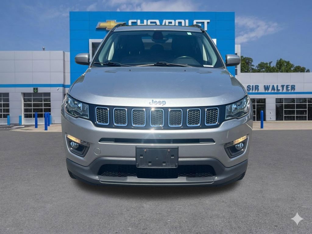 Used 2018 Jeep Compass Latitude w/ Popular Equipment Group AWD/4WD image 2