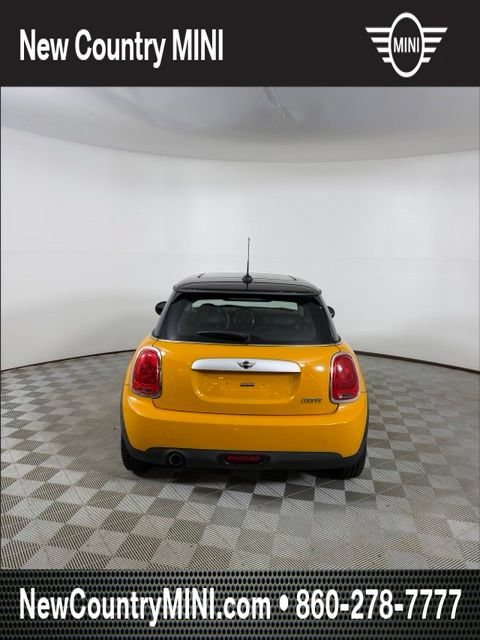 Used 2014 MINI Cooper 2-Door Hardtop FWD image 6
