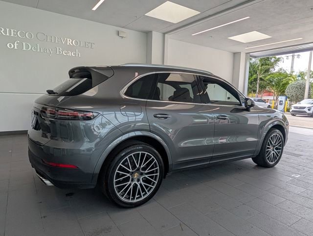 Used 2023 Porsche Cayenne AWD/4WD image 12