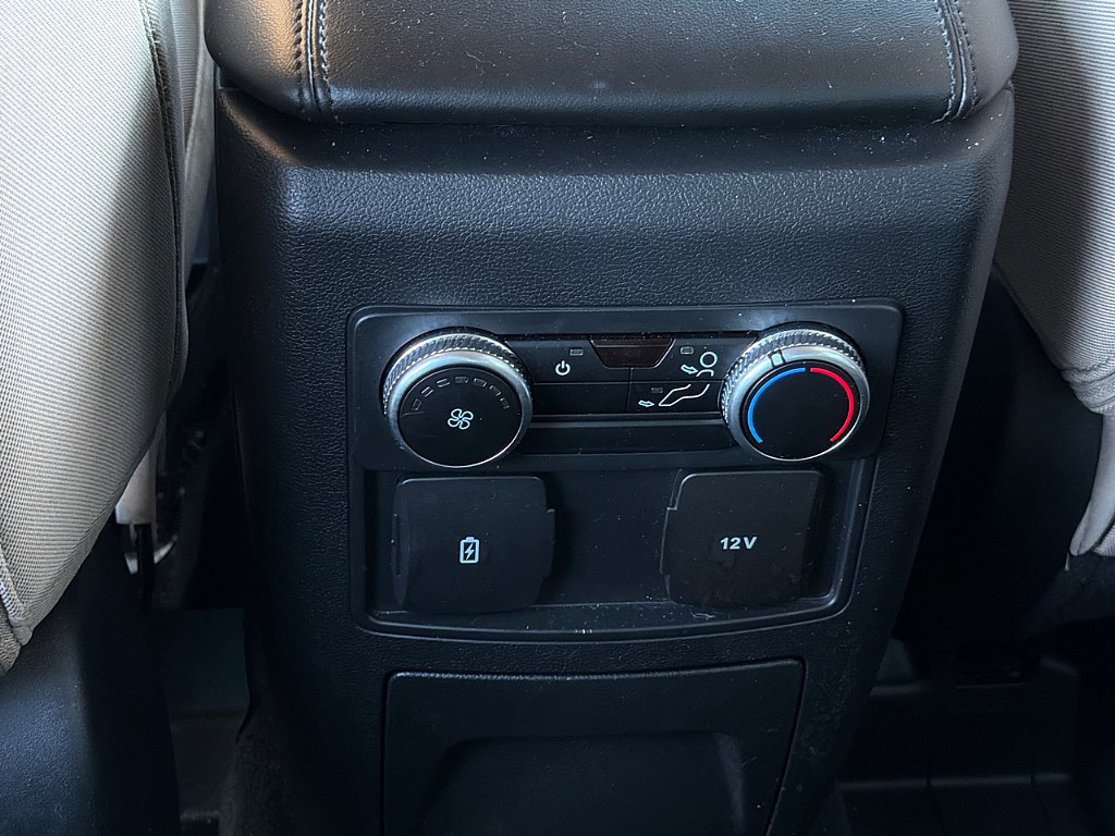Used 2022 Ford Explorer XLT AWD/4WD image 9