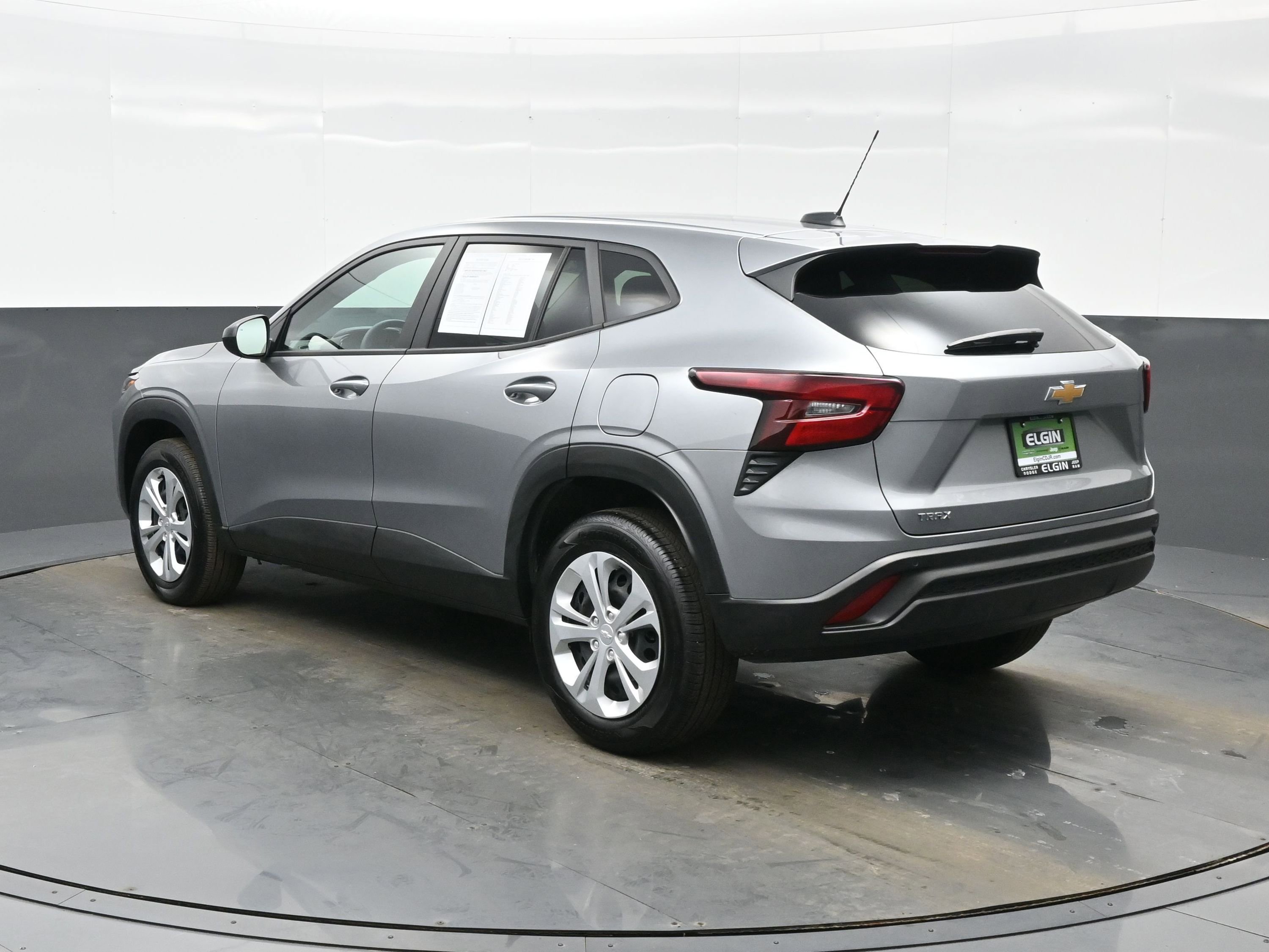 Used 2025 Chevrolet Trax LS w/ Driver Confidence Package image 4