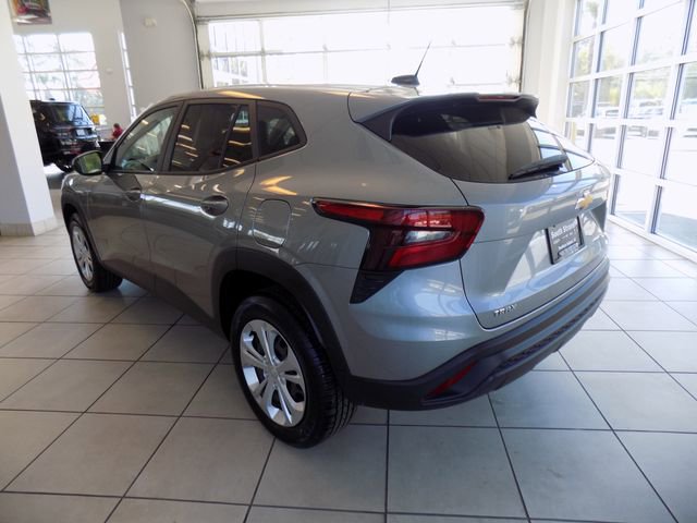 Used 2024 Chevrolet Trax LS FWD image 5
