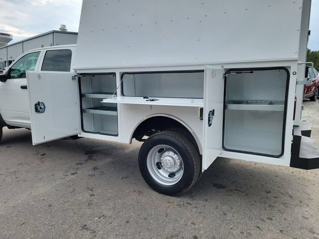 New 2026 RAM 5500 Tradesman AWD/4WD image 9