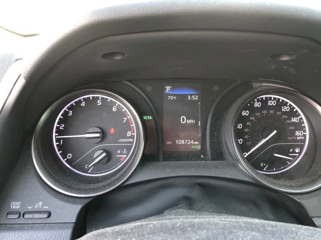 Used 2021 Toyota Camry SE w/ Cold Weather Package image 8