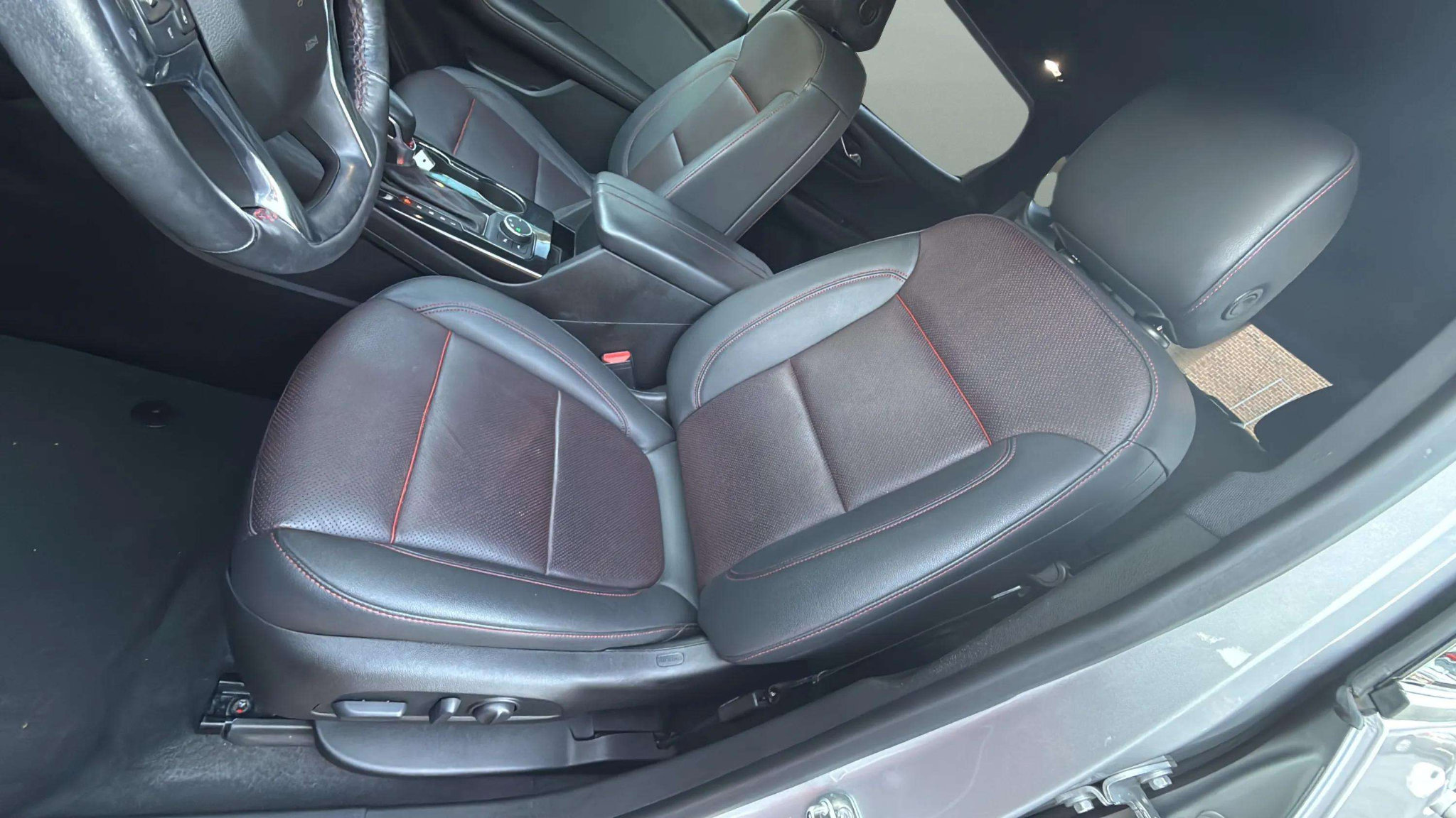 Used 2022 Chevrolet Blazer RS w/ Enhanced Convenience Package image 13