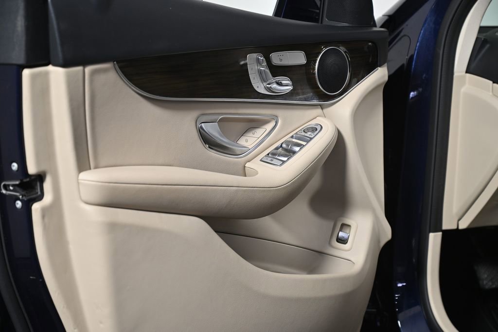 Used 2019 Mercedes-Benz GLC 300 GLC 300 image 29