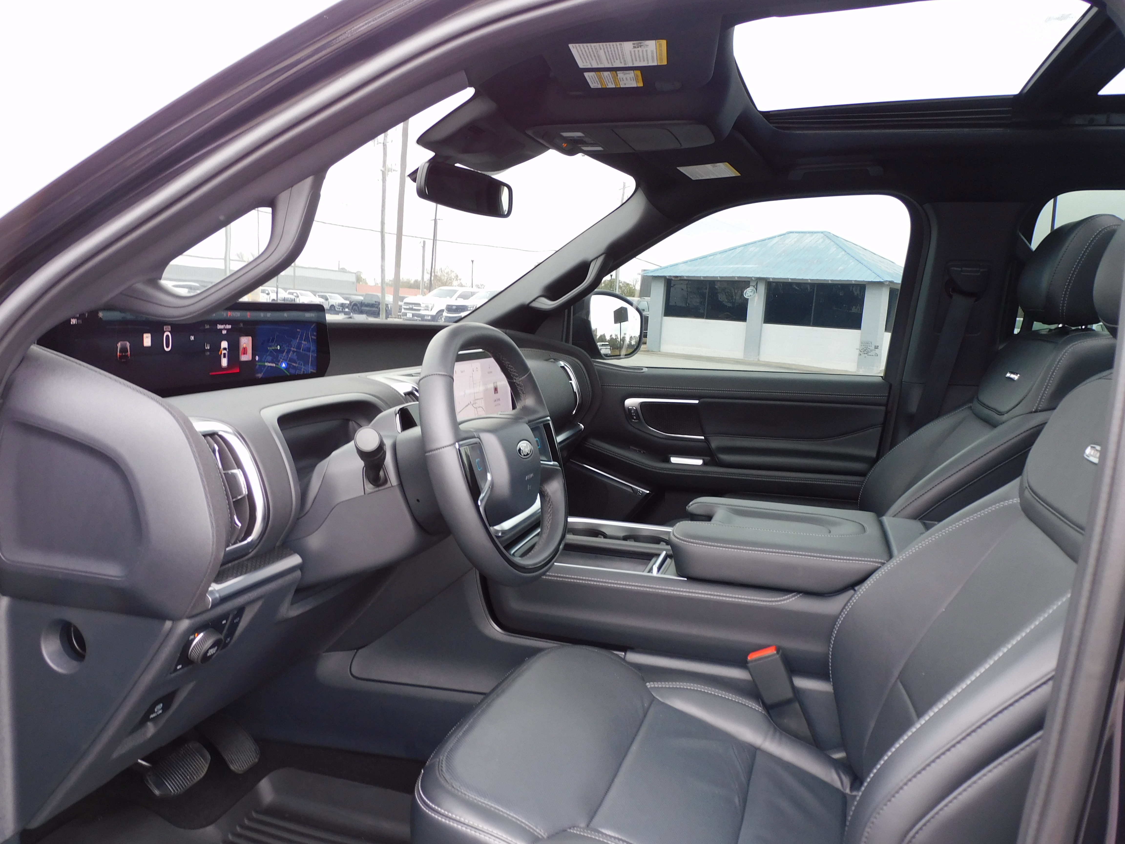 Used 2025 Ford Expedition Max Platinum w/ Stealth Performance Package image 17