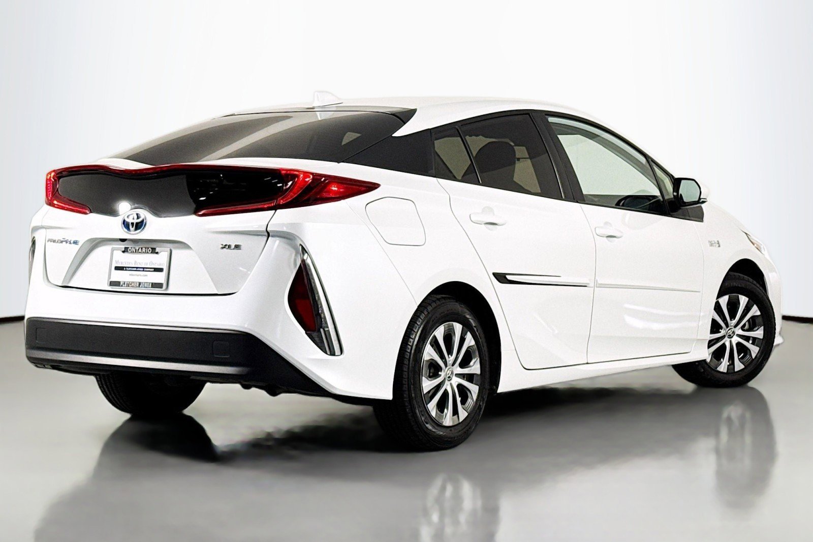 Used 2022 Toyota Prius Prime XLE image 12