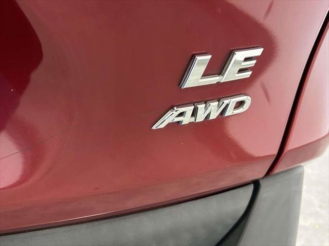Certified 2022 Toyota RAV4 LE AWD/4WD image 11