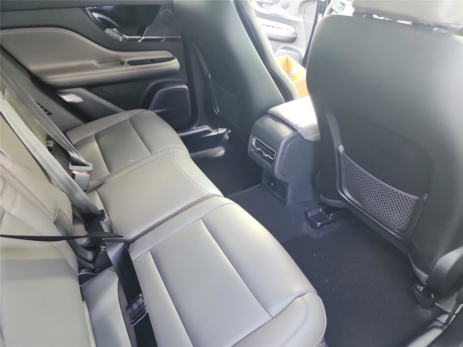 New 2026 Lincoln Corsair Premiere image 24