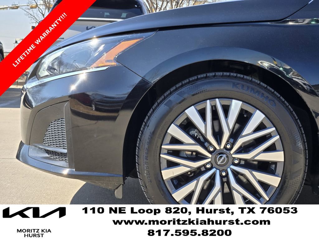 Used 2024 Nissan Altima 2.5 SV image 14
