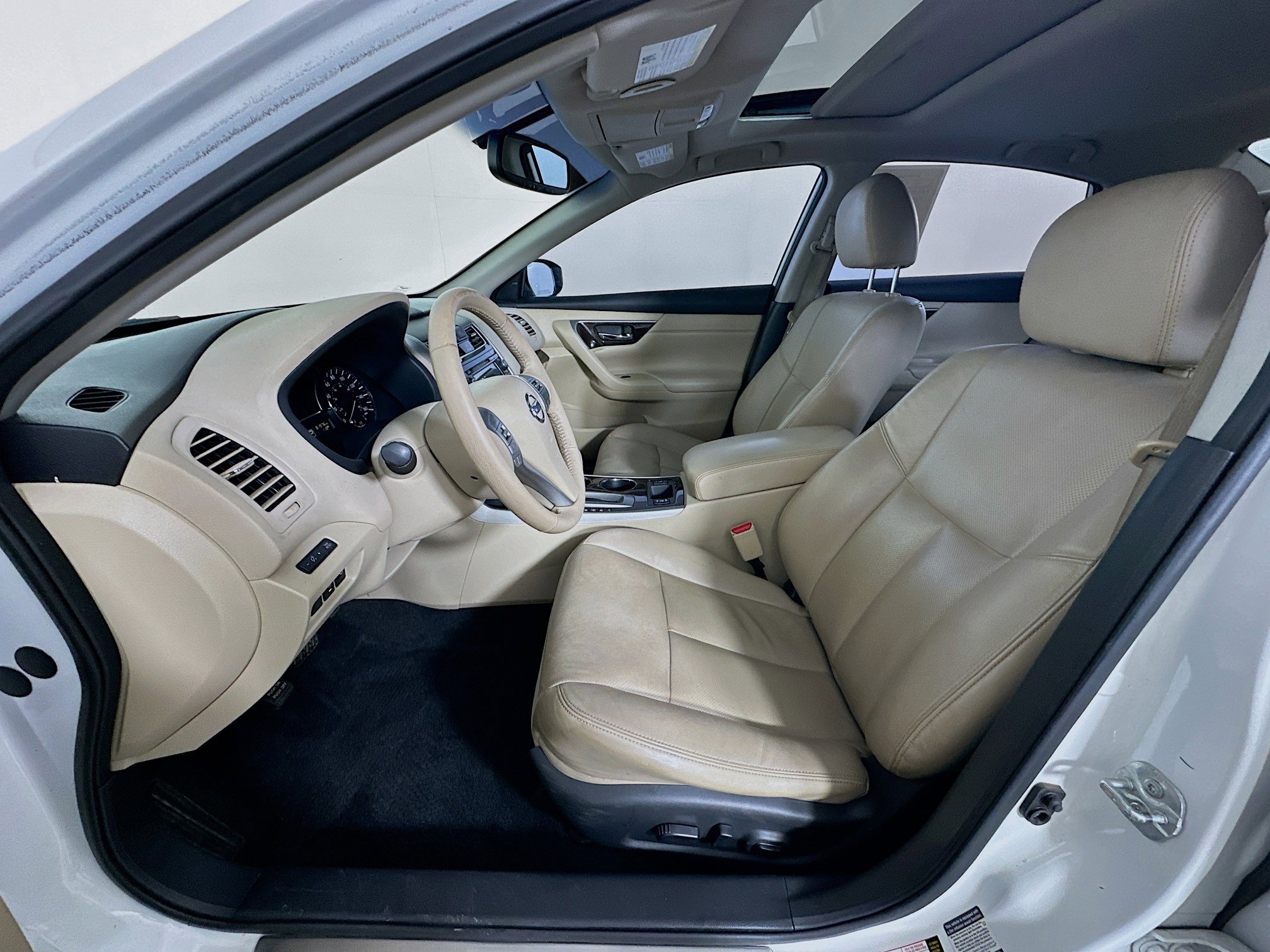 Used 2015 Nissan Altima 2.5 SL w/ Technology Package FWD image 13