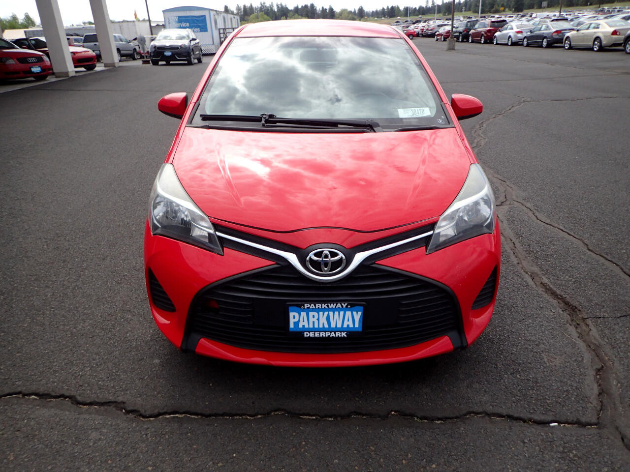 Used 2015 Toyota Yaris L image 8