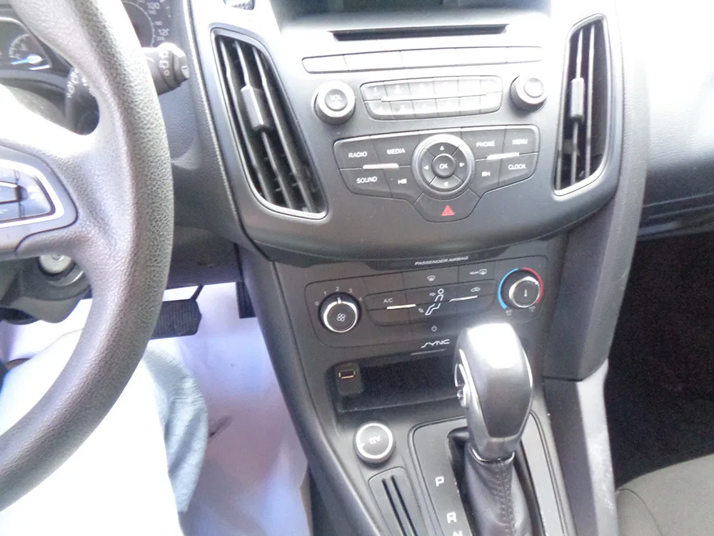 Used 2015 Ford Focus SE FWD image 16