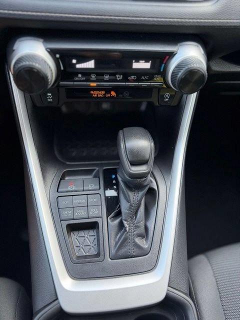Used 2019 Toyota RAV4 LE w/ All Weather Liner Package AWD/4WD image 14