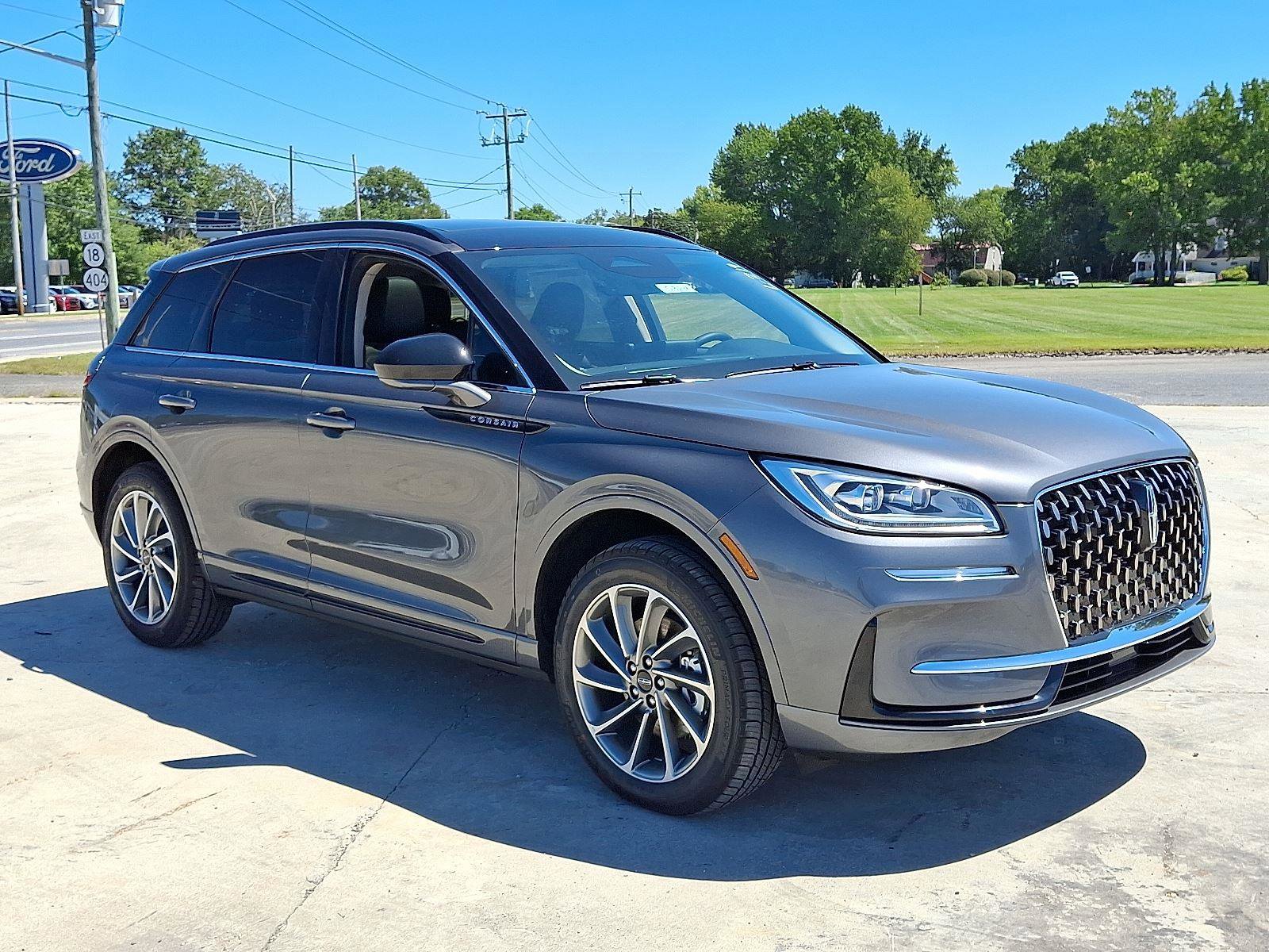 New 2025 Lincoln Corsair Grand Touring image 2