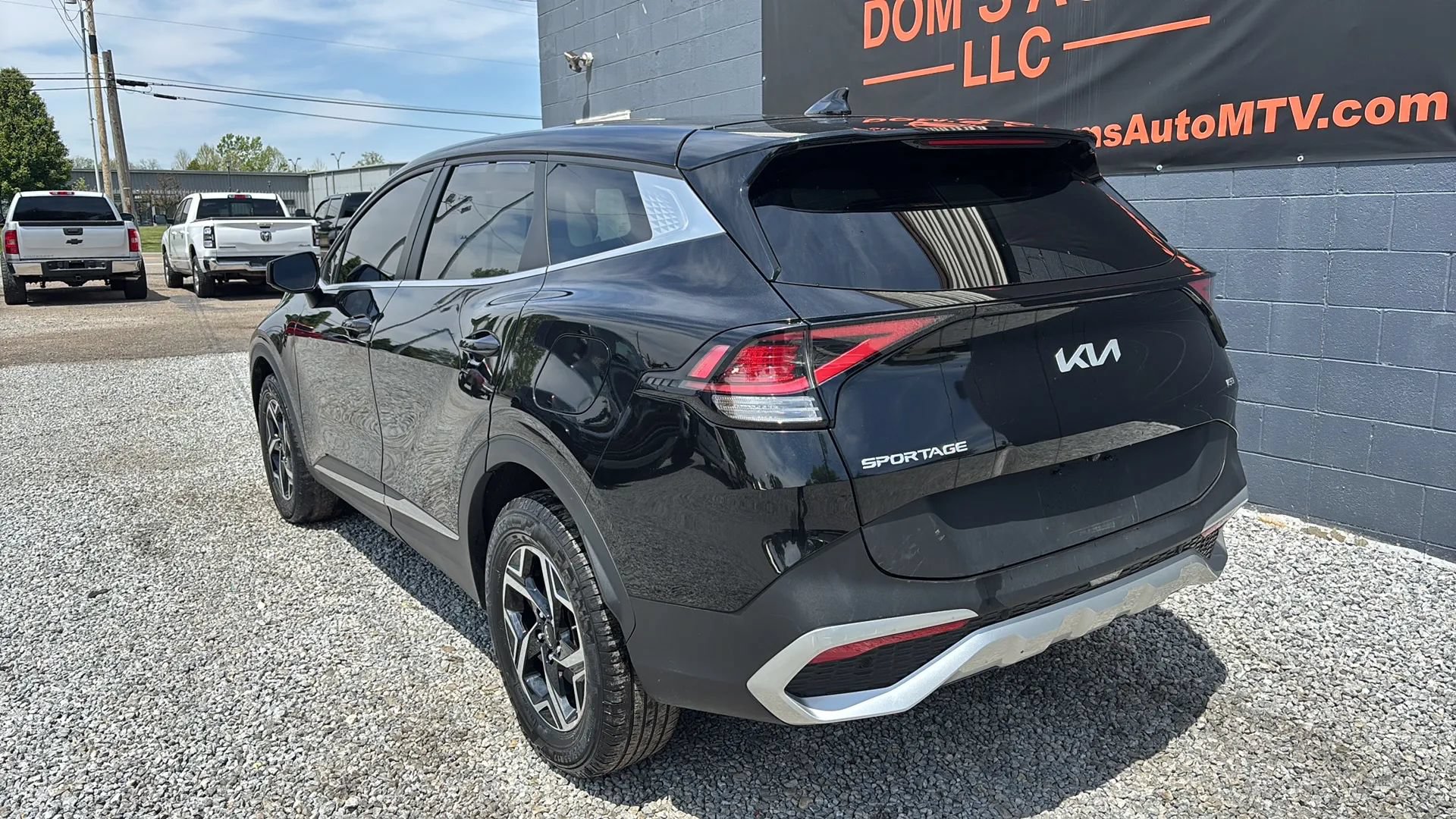 Used 2023 Kia Sportage LX AWD/4WD image 3