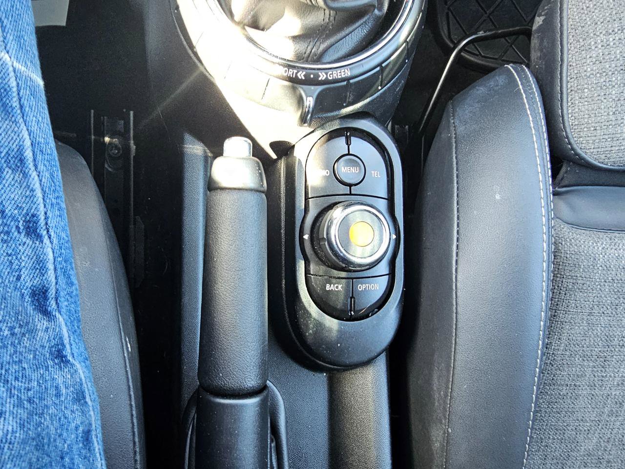 Used 2016 MINI Cooper 4-Door Hardtop FWD image 35