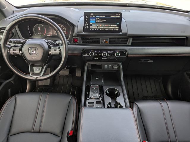 Used 2025 Honda Pilot TrailSport image 21