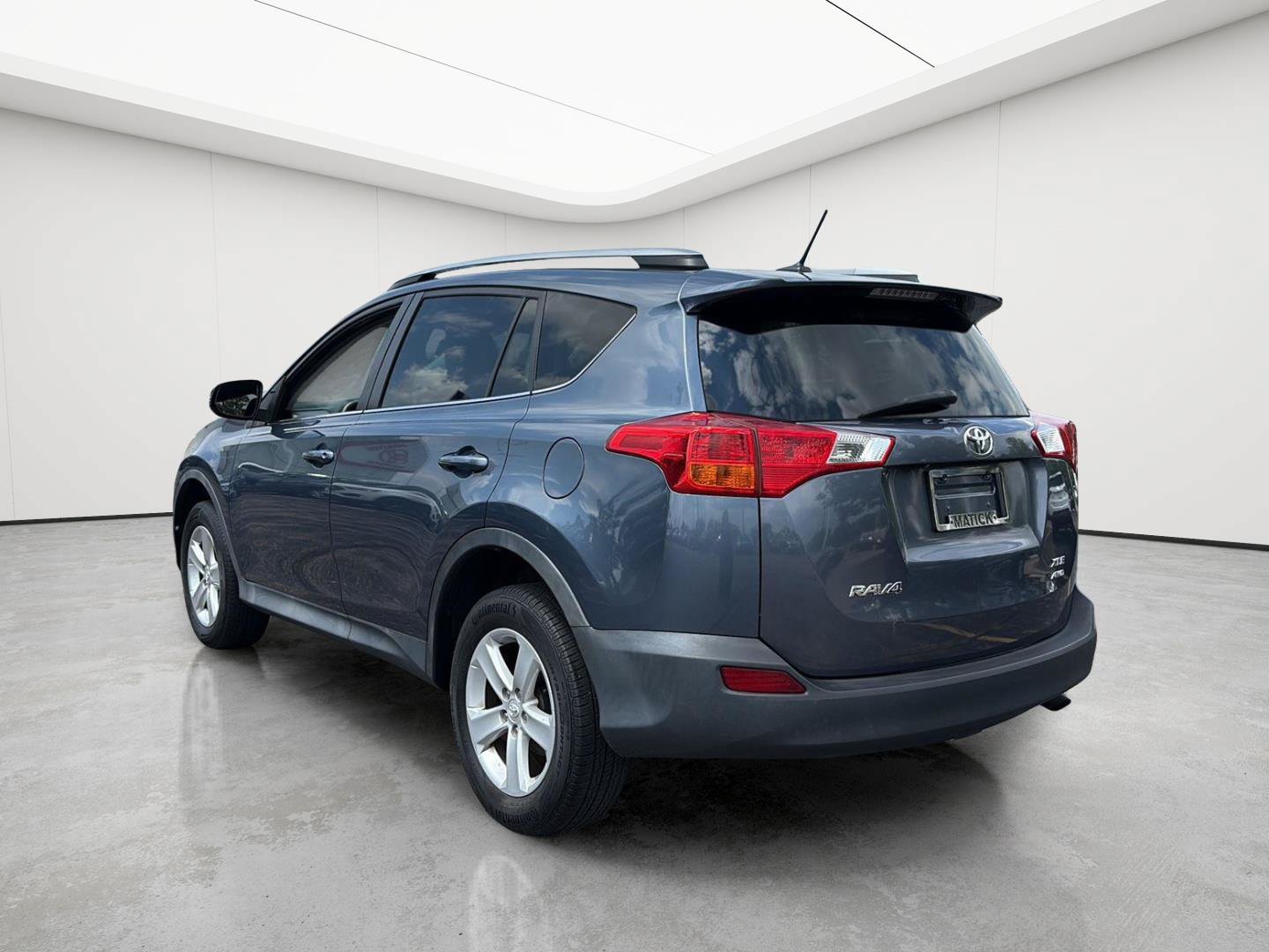 Used 2013 Toyota RAV4 XLE AWD/4WD image 6