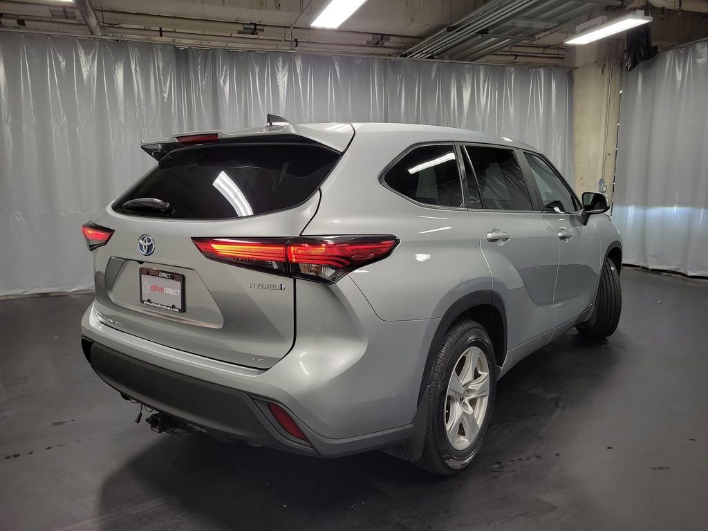 Used 2023 Toyota Highlander LE image 8