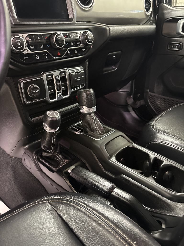 Used 2020 Jeep Gladiator Overland AWD/4WD image 14