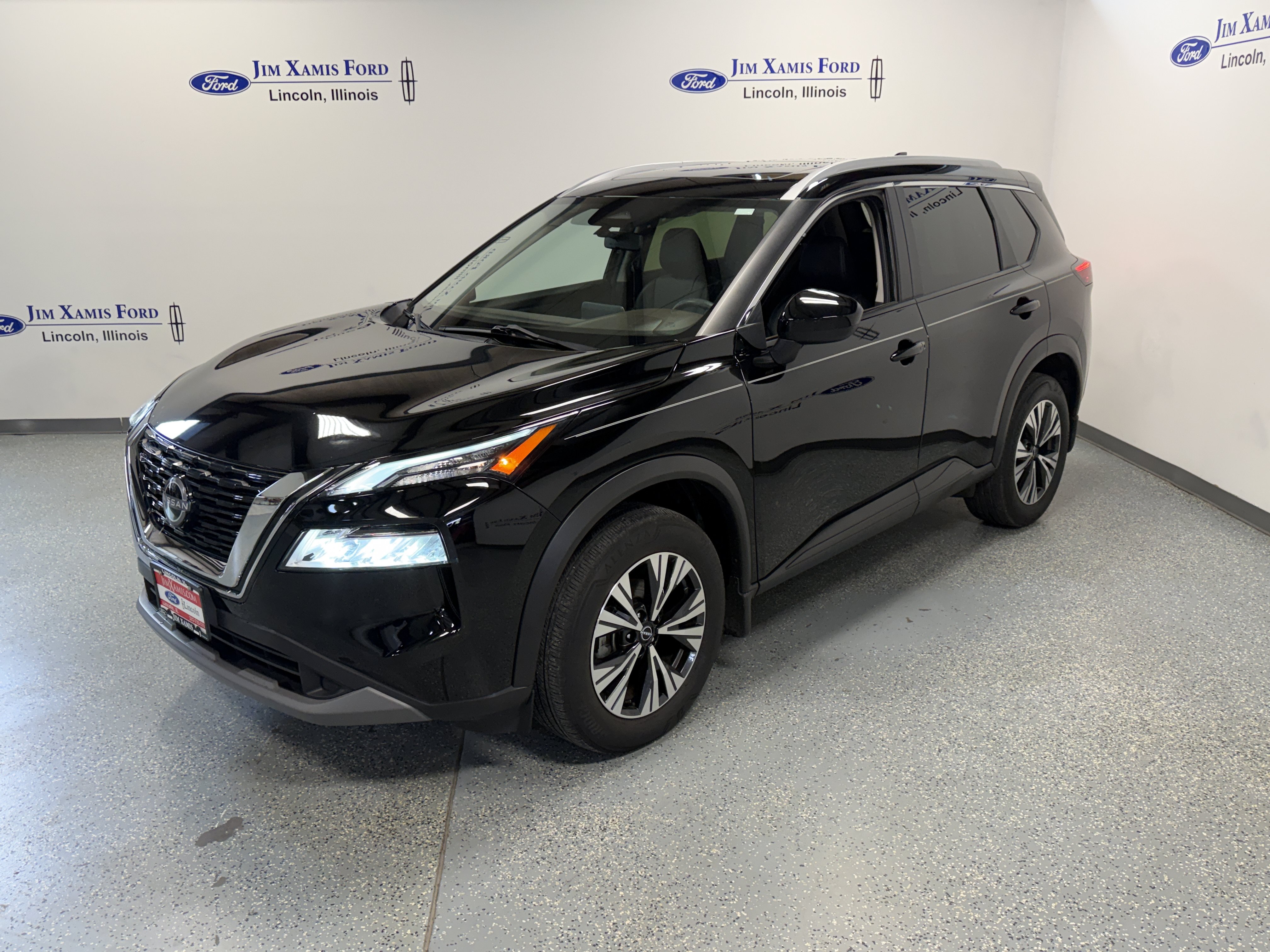 Used 2023 Nissan Rogue SV w/ SV Premium B Package AWD/4WD image 3