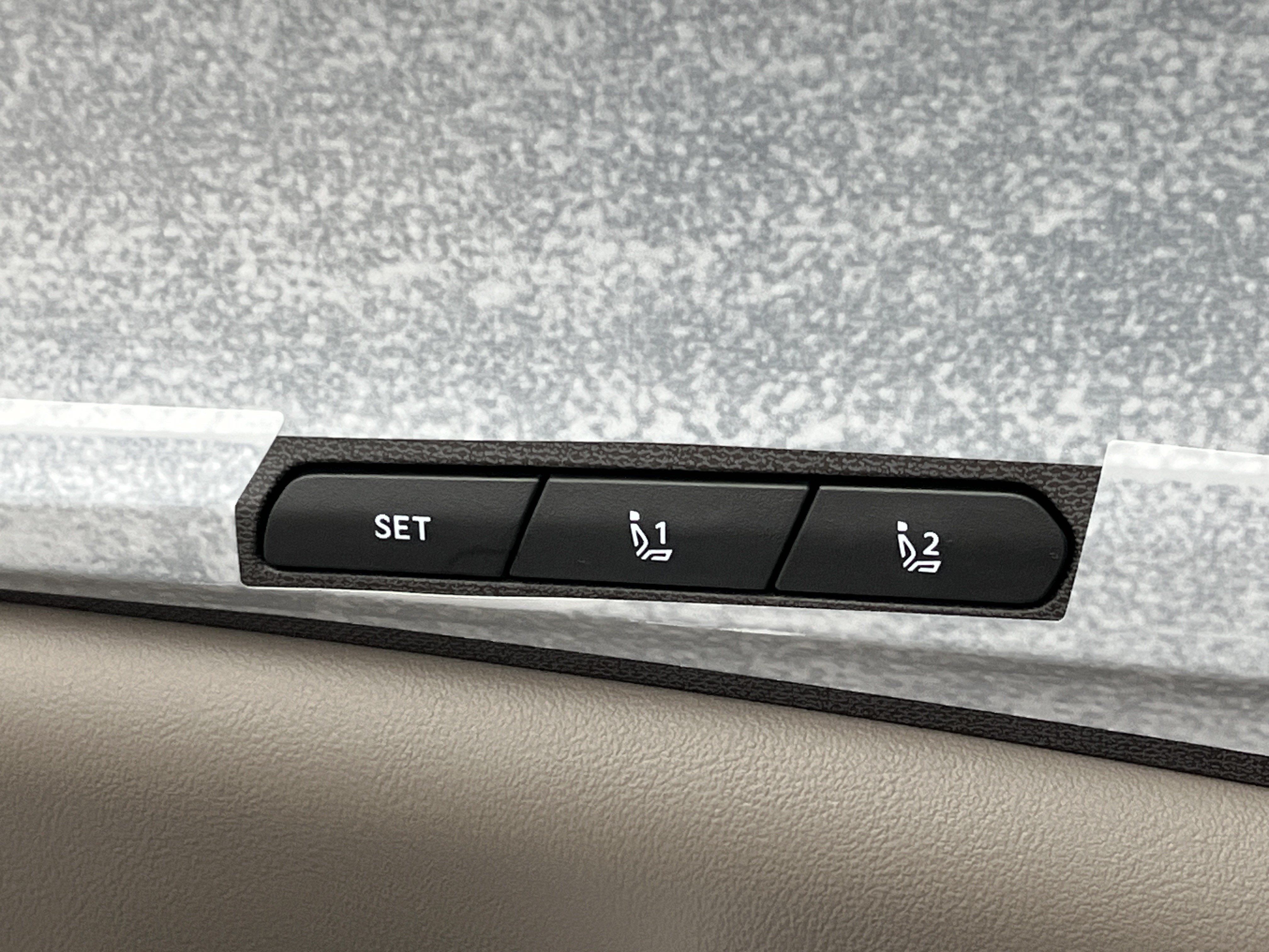New 2026 Kia Carnival EX FWD image 17