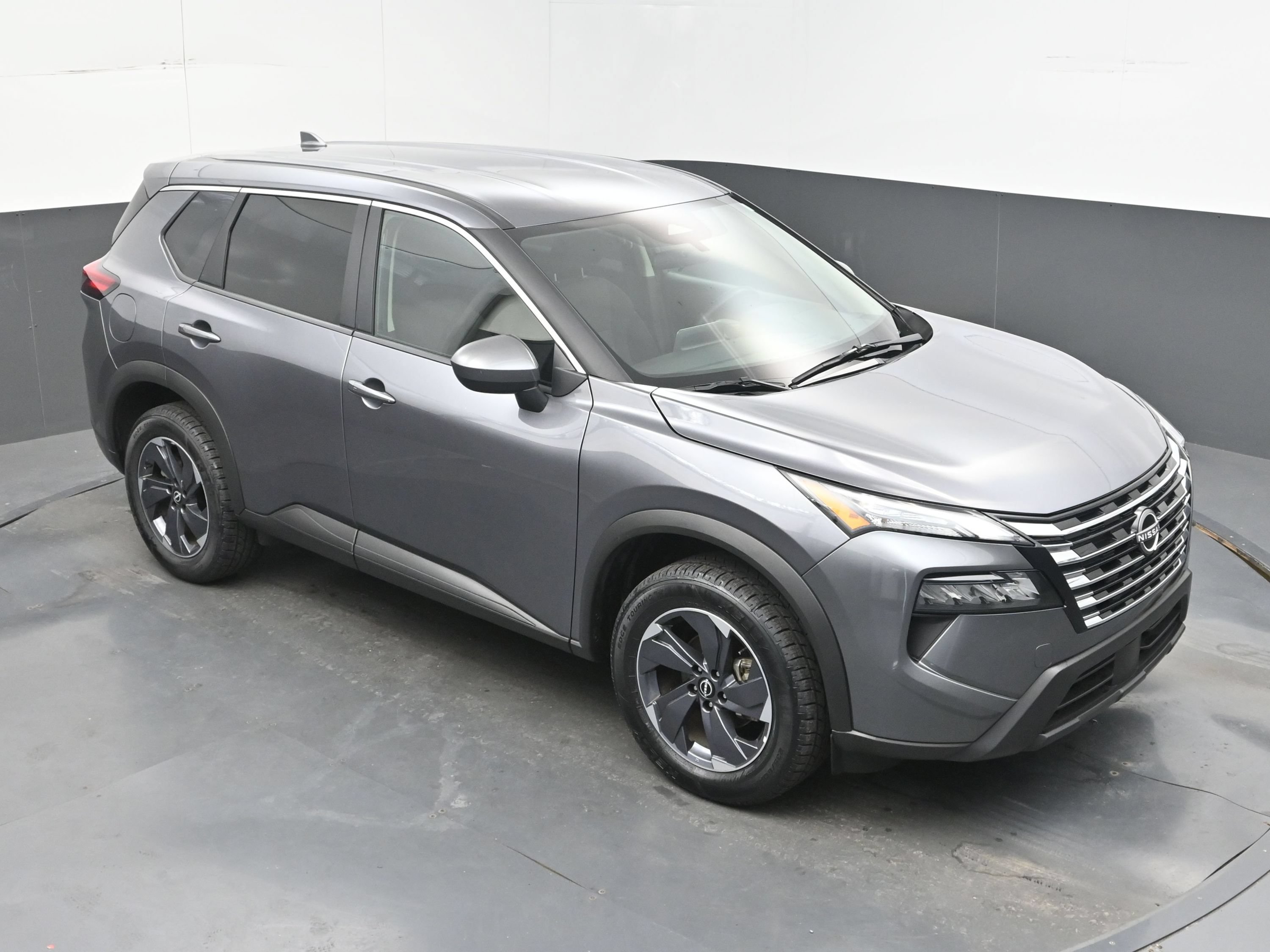 Used 2025 Nissan Rogue SV FWD image 28