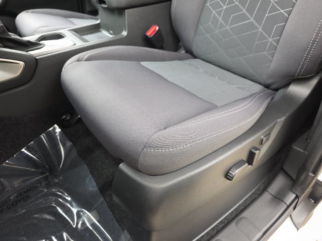 Used 2025 Nissan Frontier SV RWD image 28