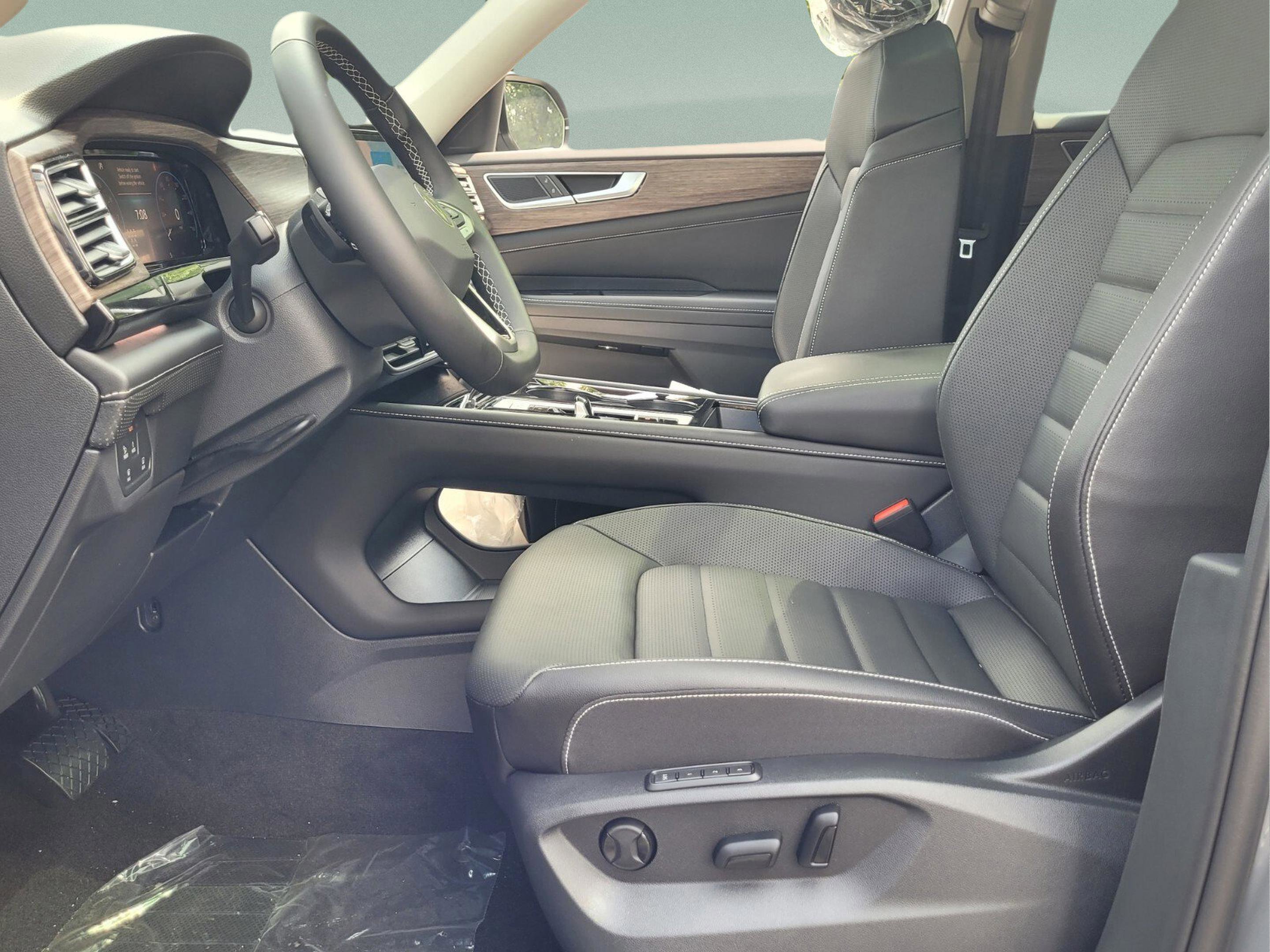 New 2026 Volkswagen Atlas SEL image 13