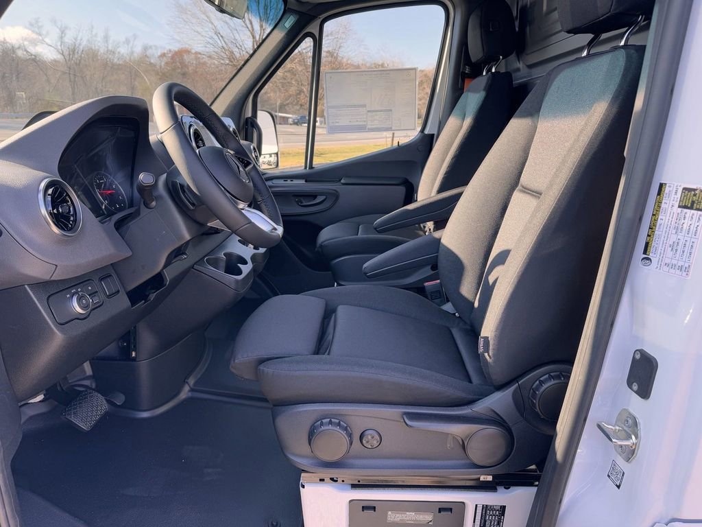 New 2025 Mercedes-Benz Sprinter 2500 image 8