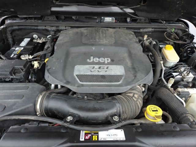 Used 2016 Jeep Wrangler Unlimited Sahara w/ Dual Top Group image 26