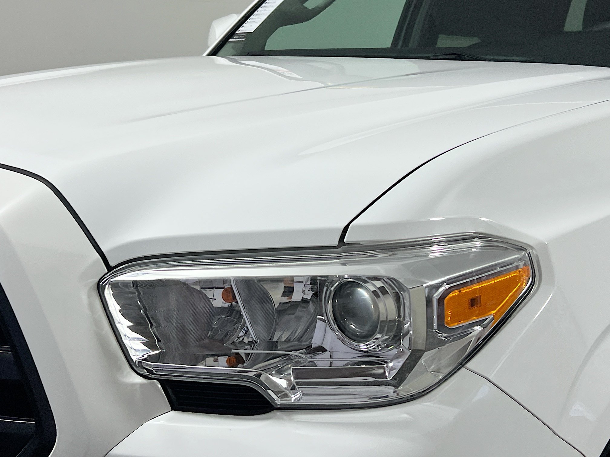 Used 2019 Toyota Tacoma SR w/ SR Convenience Package RWD image 11