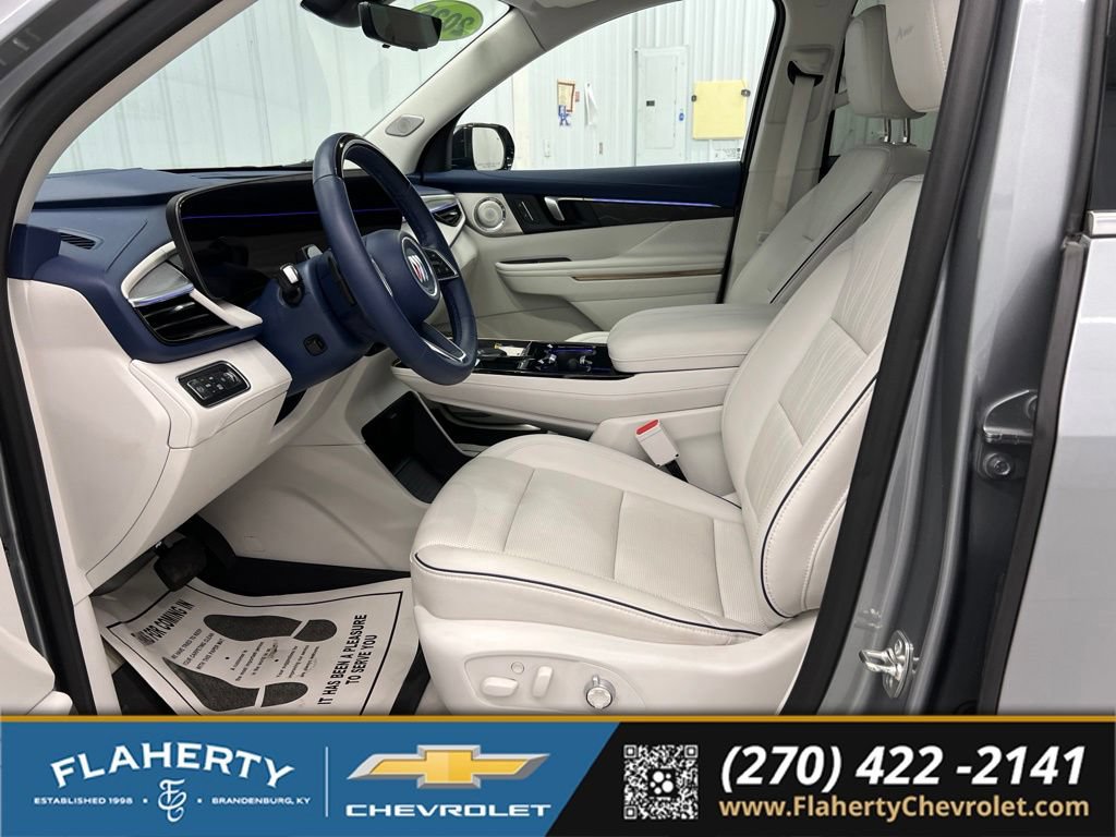Used 2025 Buick Enclave Avenir w/ Super Cruise Package AWD/4WD image 9