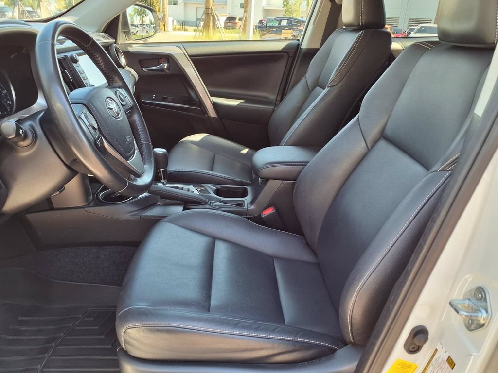 Used 2018 Toyota RAV4 Limited FWD image 25