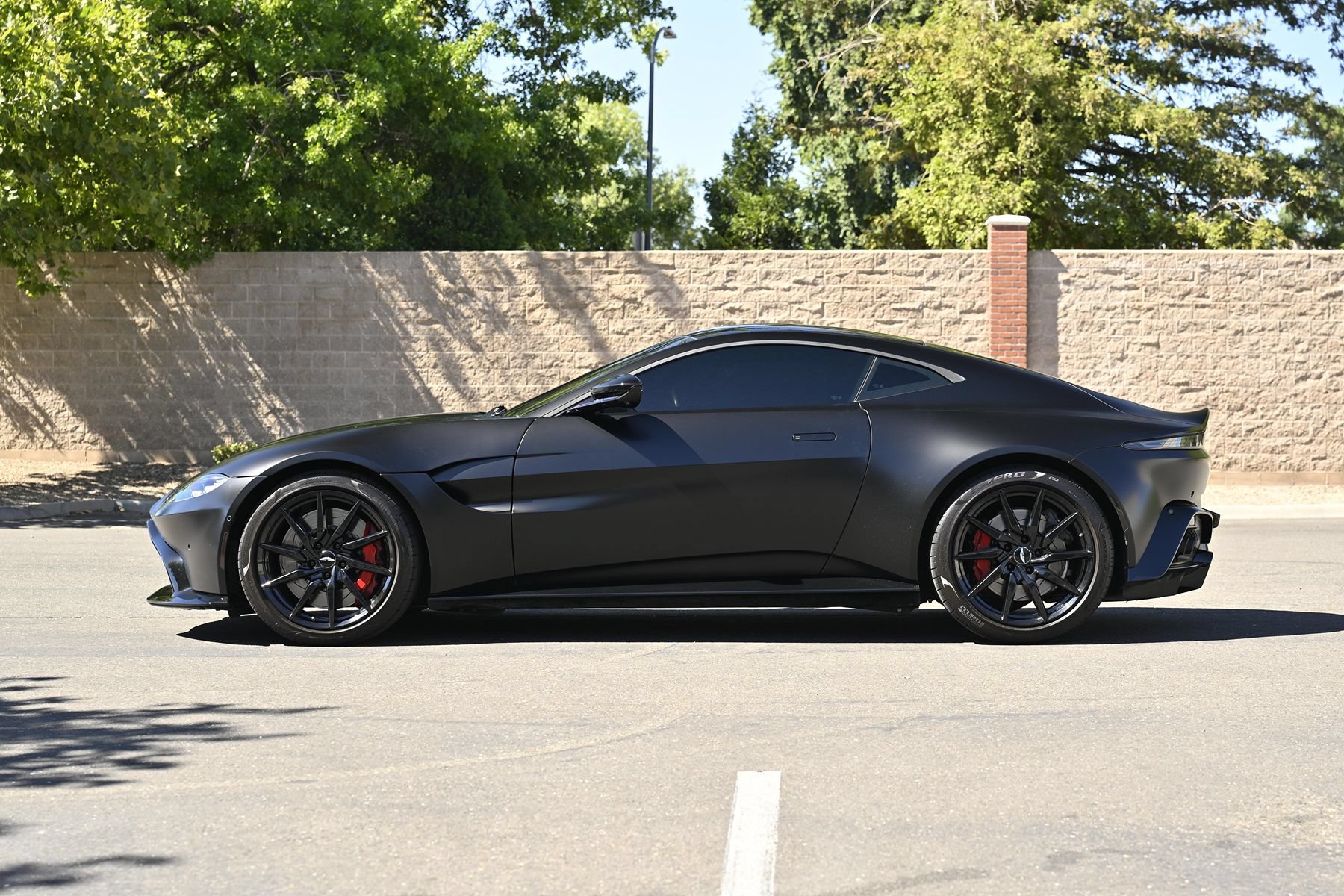 Used 2020 Aston Martin V8 Vantage Coupe RWD image 12