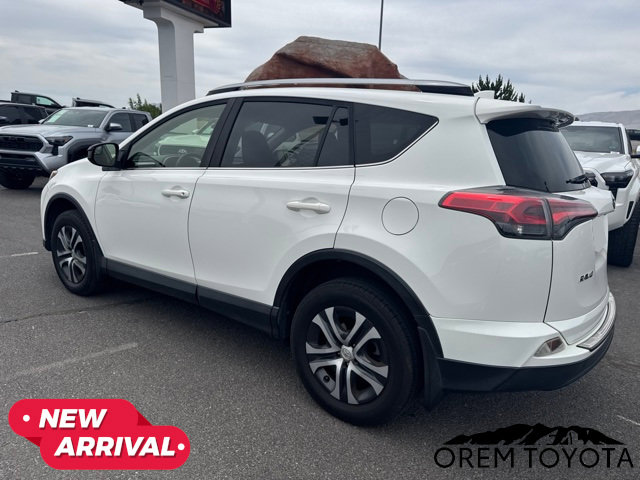Used 2018 Toyota RAV4 LE w/ Carpet Mat Package AWD/4WD image 18