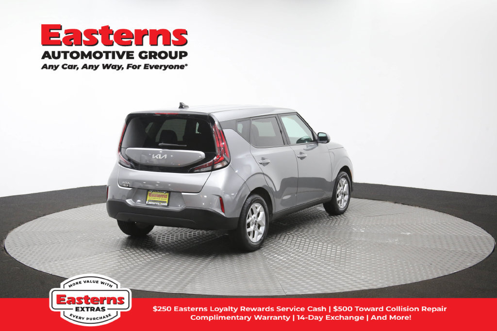 Used 2023 Kia Soul LX w/ LX Technology Package FWD image 41