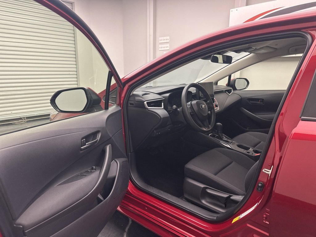 Used 2023 Toyota Corolla LE image 5