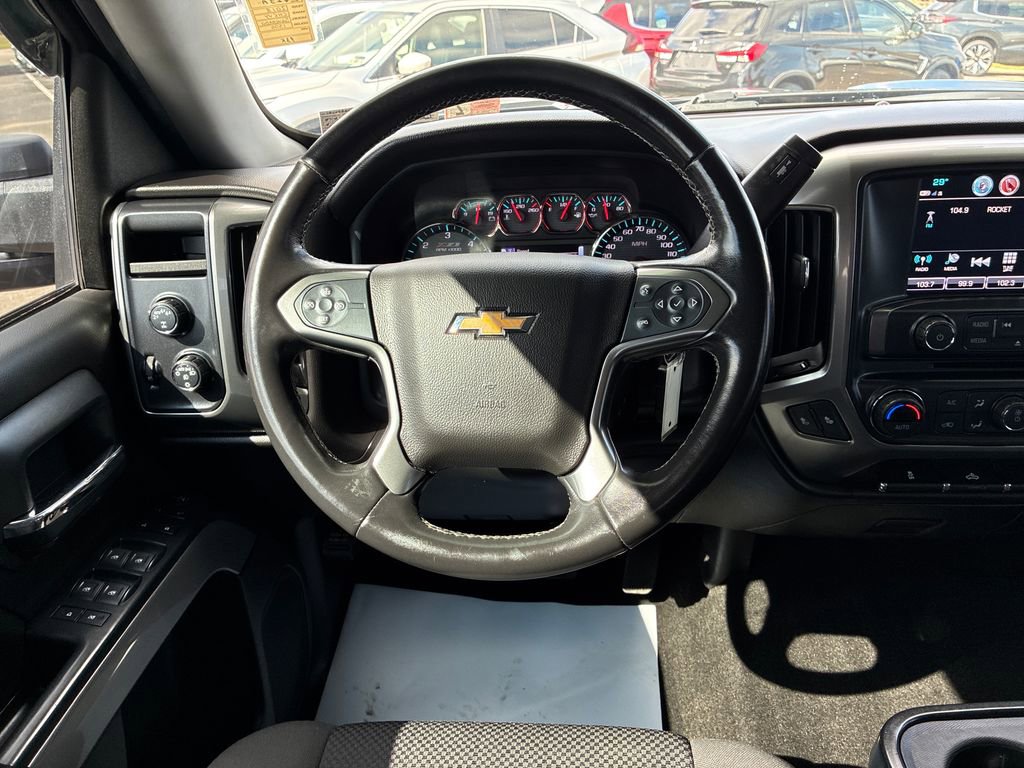 Used 2018 Chevrolet Silverado 1500 LT w/ Midnight Edition image 20