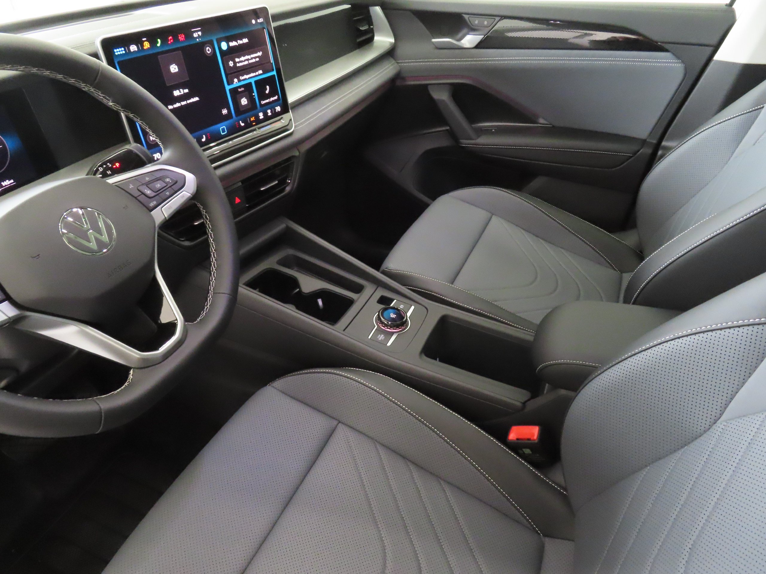 New 2026 Volkswagen Tiguan SE FWD image 21