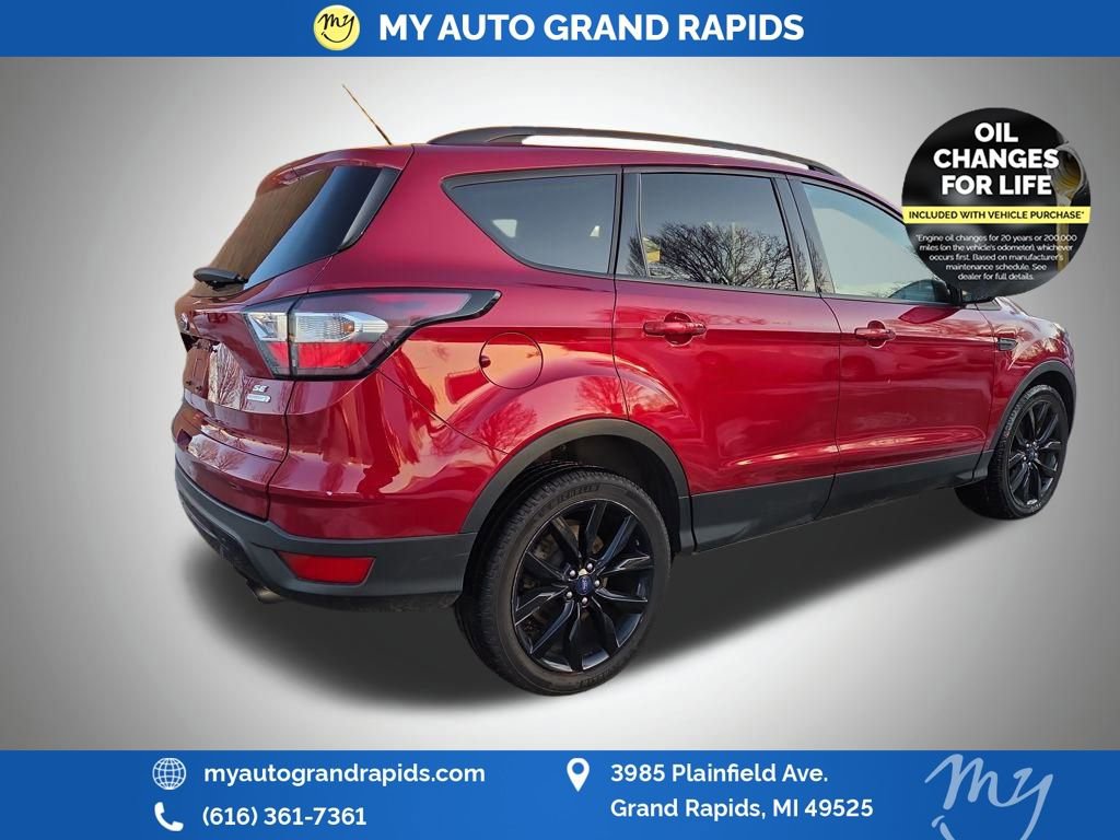 Used 2017 Ford Escape SE w/ SE Sport Appearance Package image 14