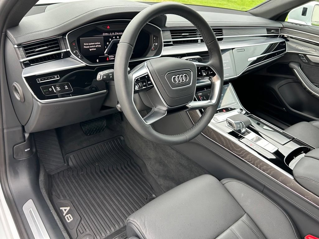 Used 2025 Audi A8 L 3.0T AWD/4WD image 16