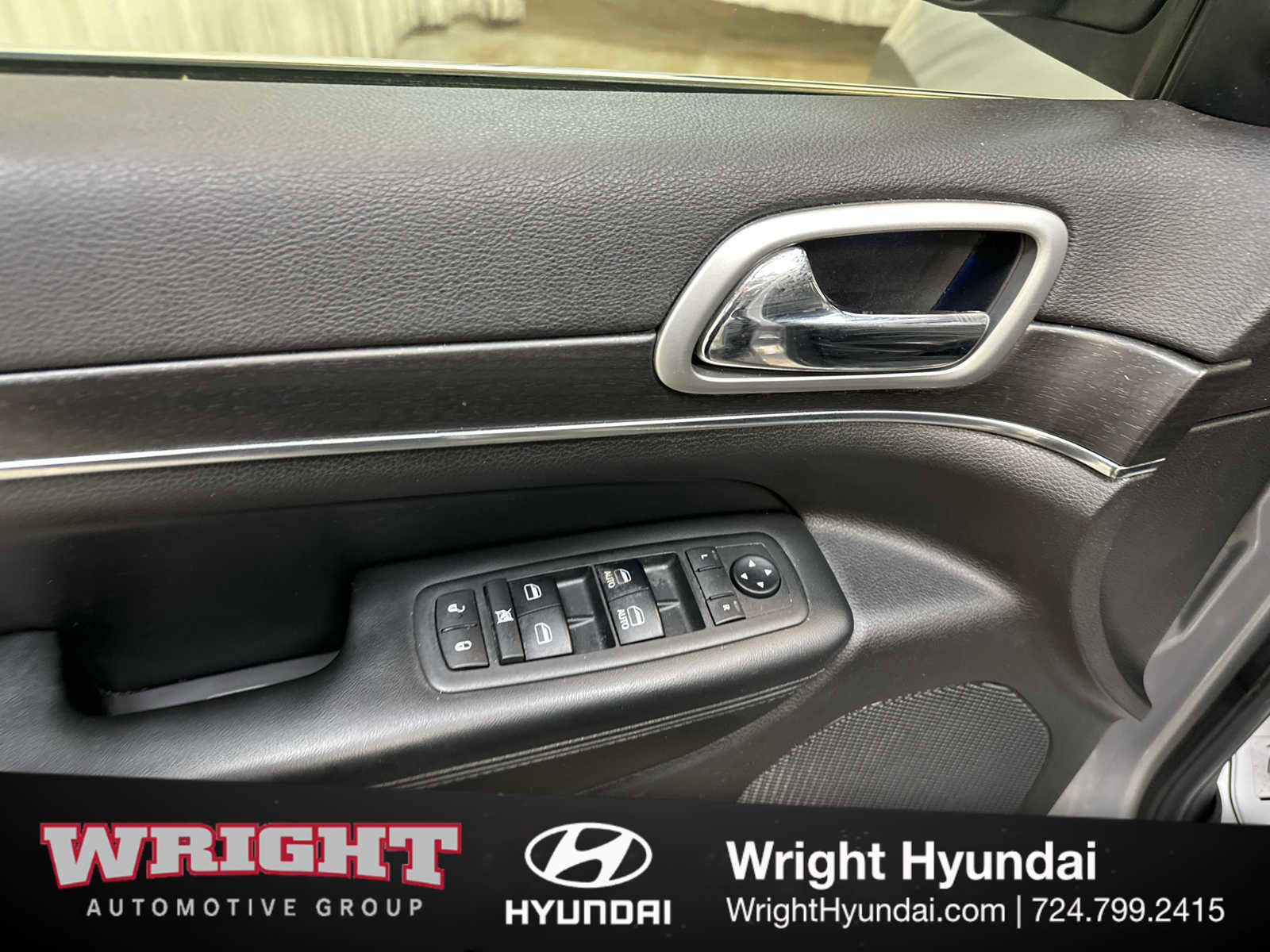 Used 2018 Jeep Grand Cherokee Limited image 10