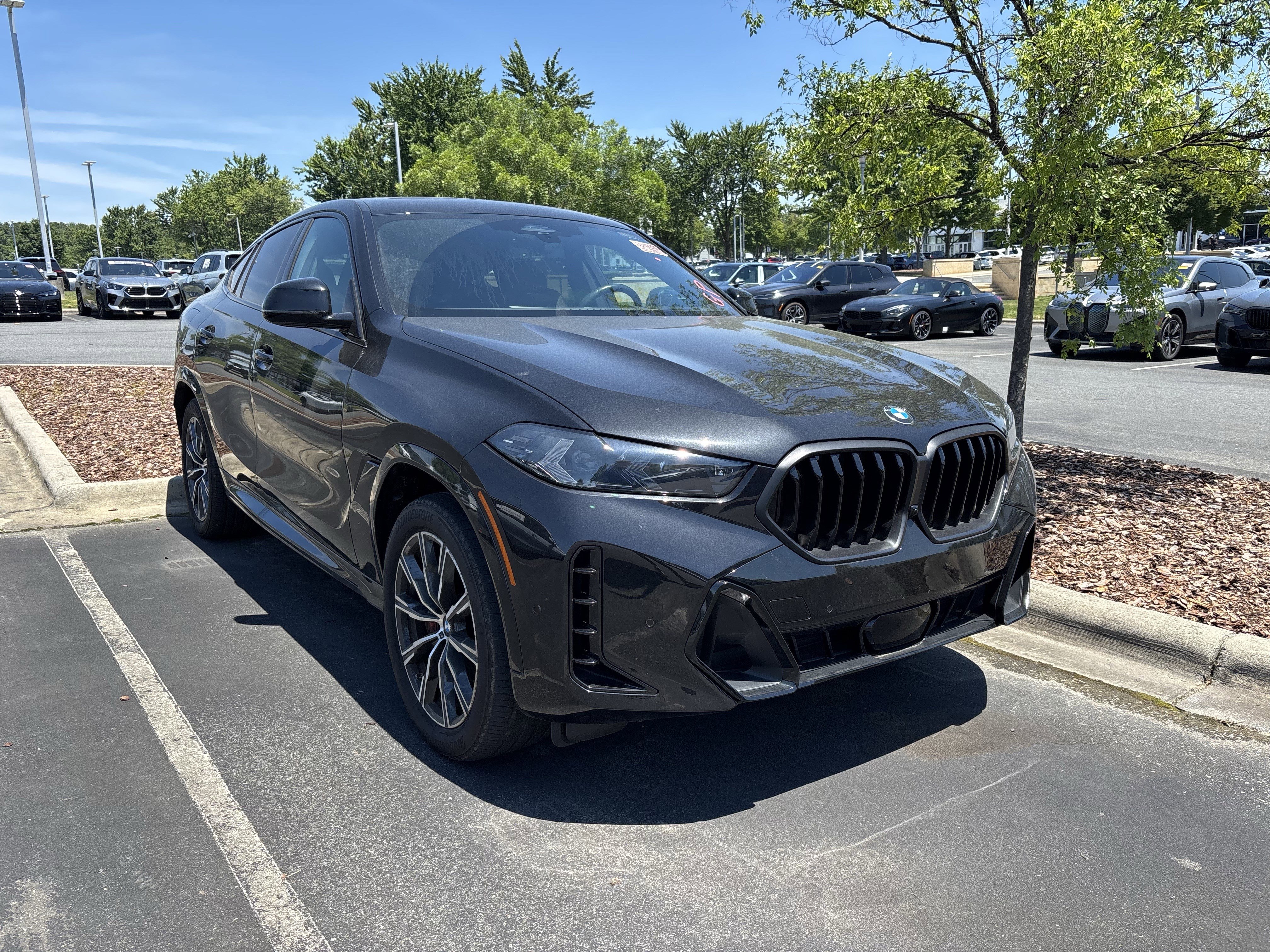 Used 2025 BMW X6 xDrive40i w/ Executive Package AWD/4WD image 3