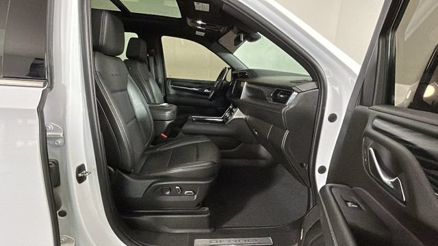 Used 2023 GMC Yukon Denali AWD/4WD image 30