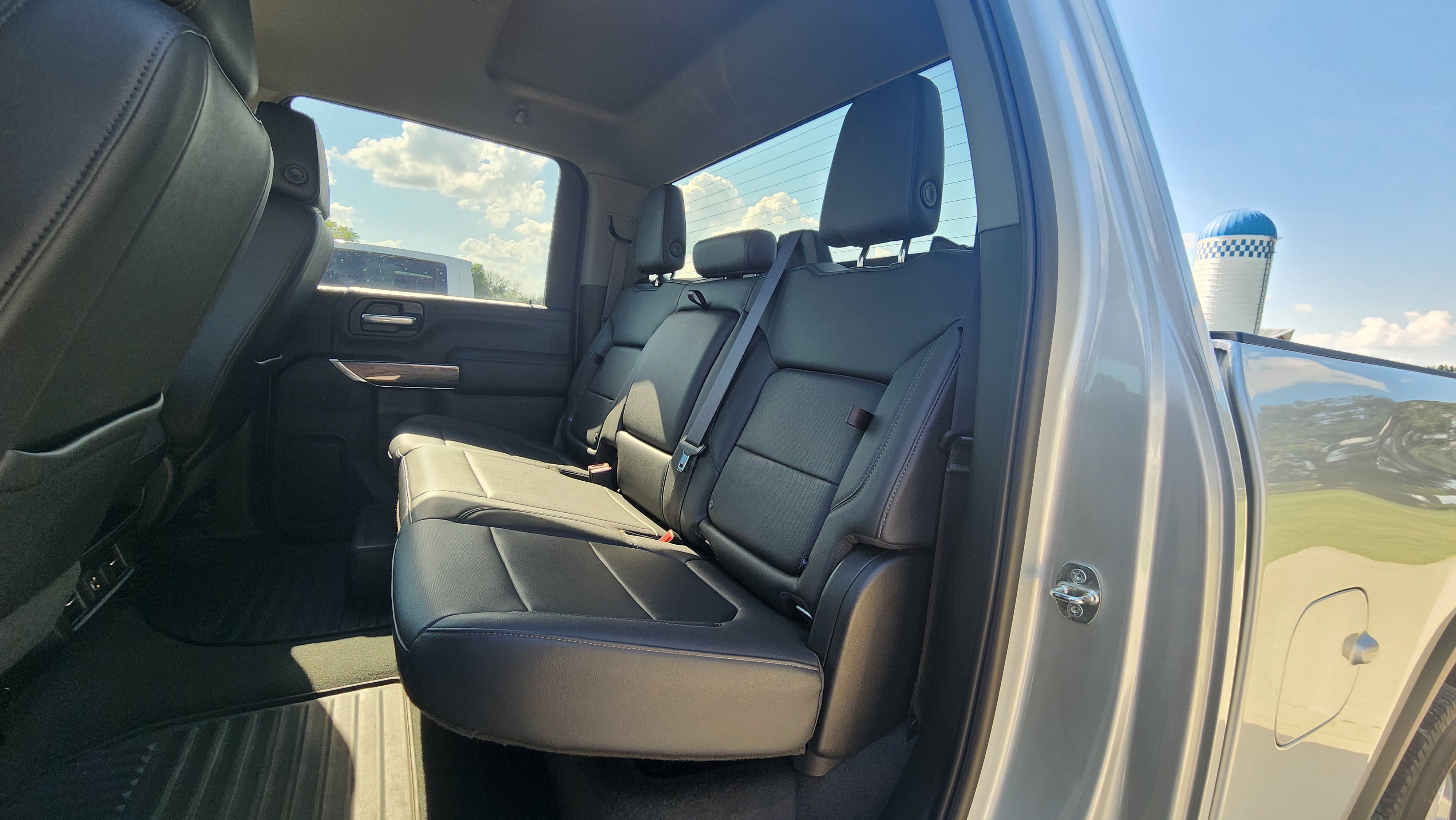 Certified 2022 Chevrolet Silverado 2500 LTZ w/ Gooseneck/5TH Wheel Package AWD/4WD image 17